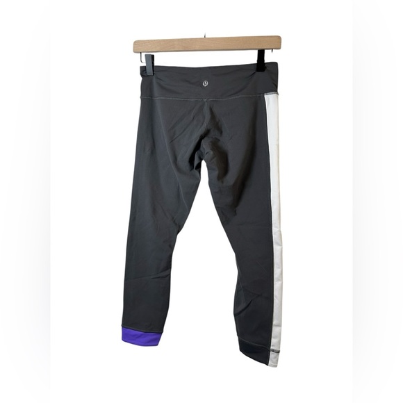 Lululemon Amped Crop Leggings Size 6 - Picture 4 of 8